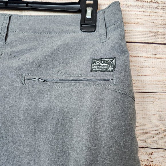 Volcom Surf & Turf 4 Way Stretch Shorts Men's 30 Gray Flat Front Chino Casual - Picture 6 of 11